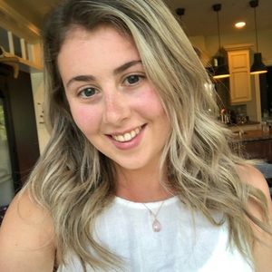 Meet your Posher, Eve